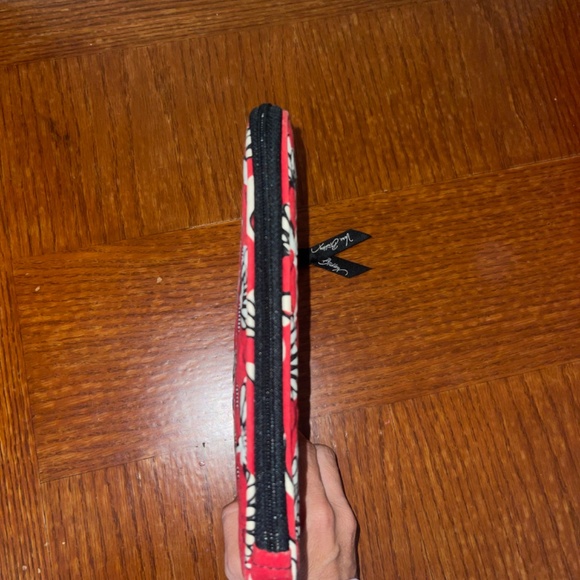 Vera Bradley Deco Daisy iPad / Tablet Case 9x7 - Picture 3 of 4